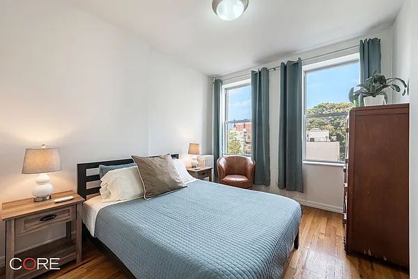 Rented by CORE | media 12