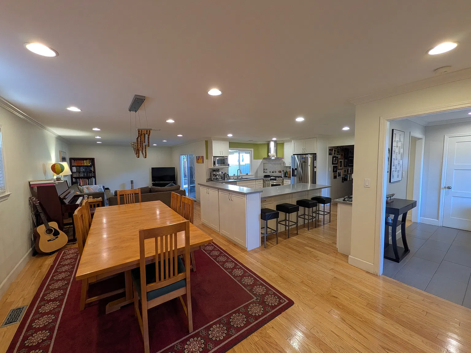 3 bed, 1803 sqft, $5,400 — Photo 1