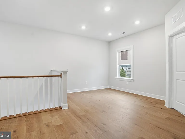 411 W Ponds Edge Dr — Photo 42
