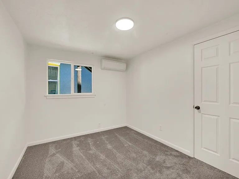 189 N 300 E #1 — Photo 15