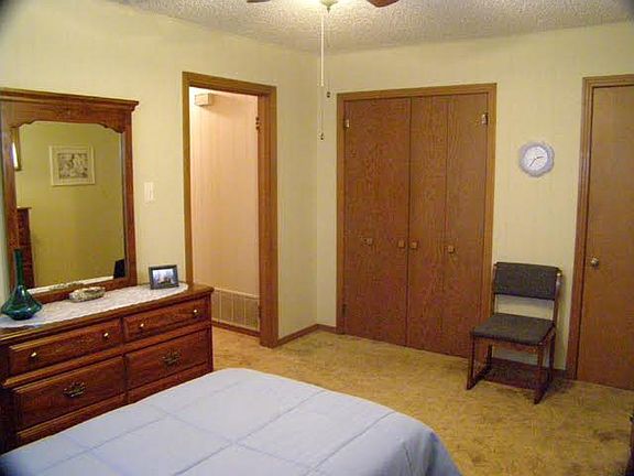 4th image of 1711 Rose Ave