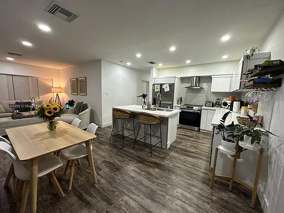 4th image of 840 NE 138th St #0