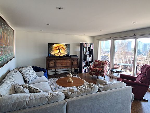 5th image of 525 Belmont Ave E APT 3A