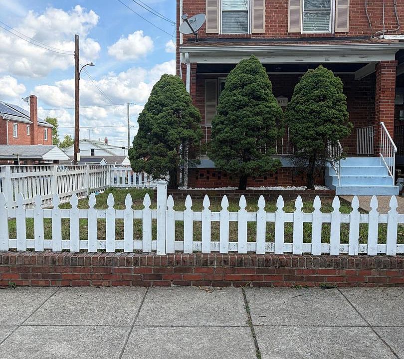 1st image of 2210 S St SE