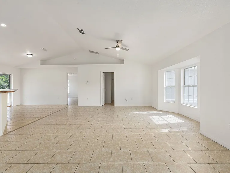 15434 SW 23rd Court Rd — Photo 4