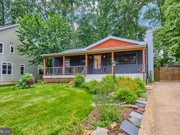 915 Desale St SW, Vienna, VA 22180