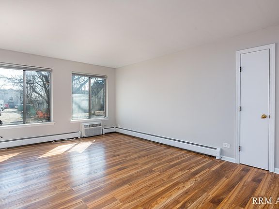 2nd image of 521 Broadway Ave