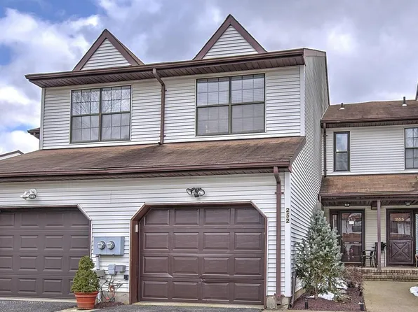 252 Longwood Dr, Manalapan, NJ 07726