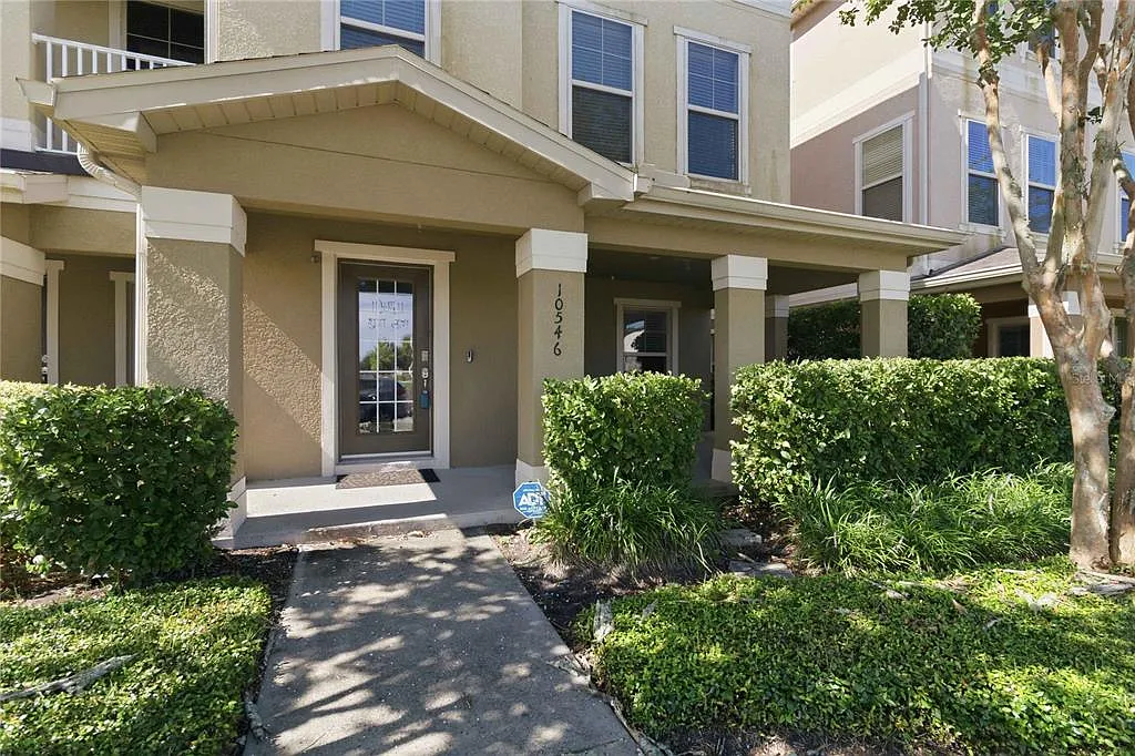 3 bed, 4.0 bath, 2356 sqft, $2,650 — Photo 4