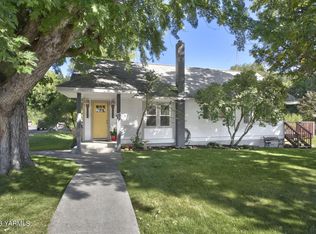 918 Canal Ave, Tieton, WA 98947