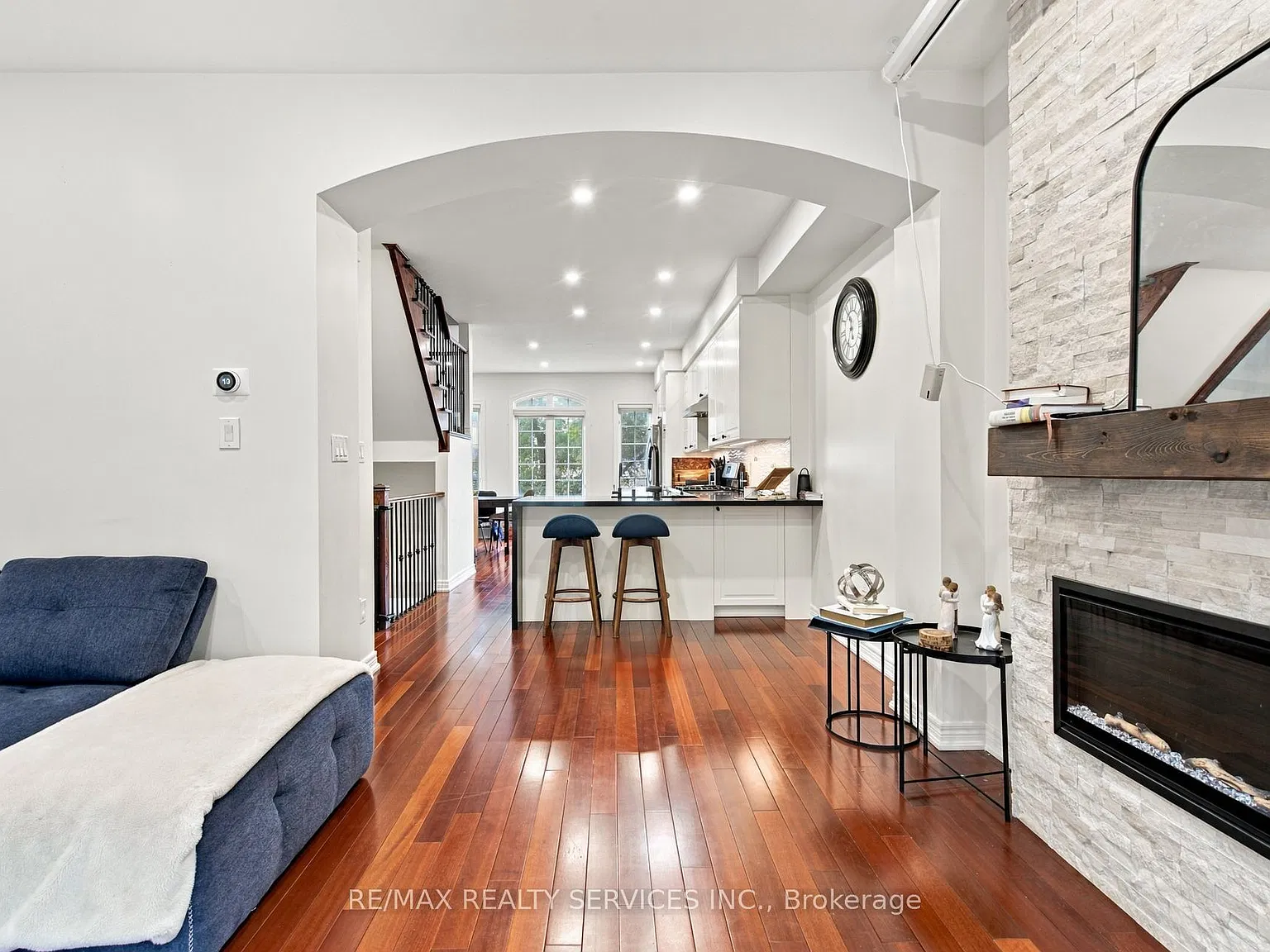 4 bed, $4,380 — Photo 4