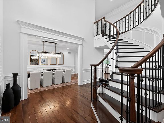 2nd image of 1036 Matthew Way