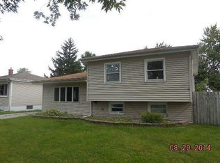 3325 Glenwood St, Highland, IN 46322