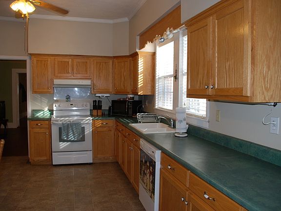 Spacious kitchen