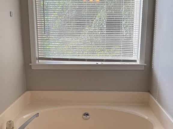 3rd image of 2505 Planters Cove Cir