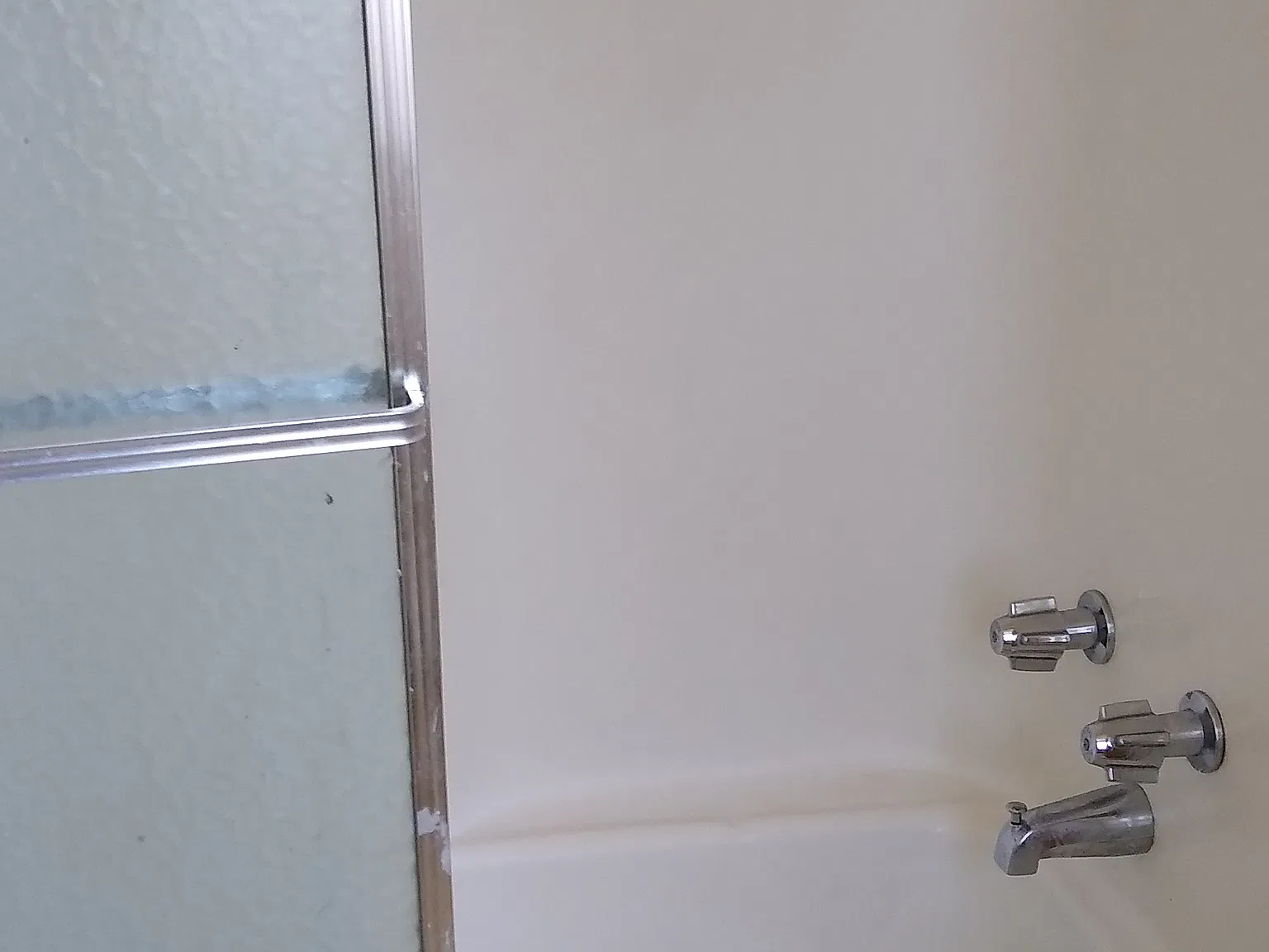 Studio, 250 sqft, $575 — Photo 3