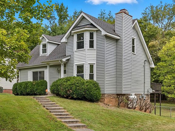 3rd image of 1307 Sun Valley Rd