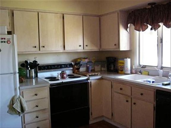 2nd image of 16814 Quincy St