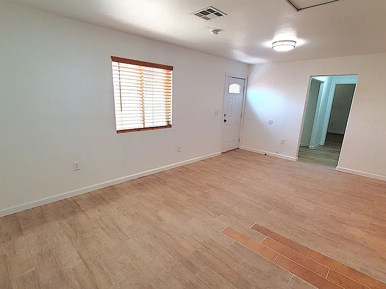 708 W Euclid Ave — Photo 9