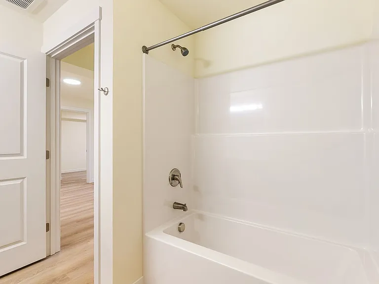 1809 E Sunset Dr — Photo 32