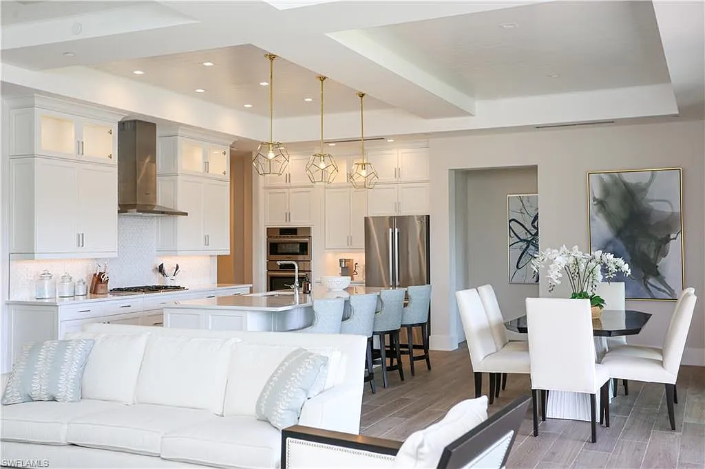 3 bed, 3.5 bath, 2600 sqft, $10,000 — Photo 2