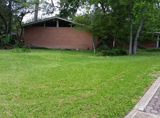 8838 Winningham Ln, Houston, TX 77055