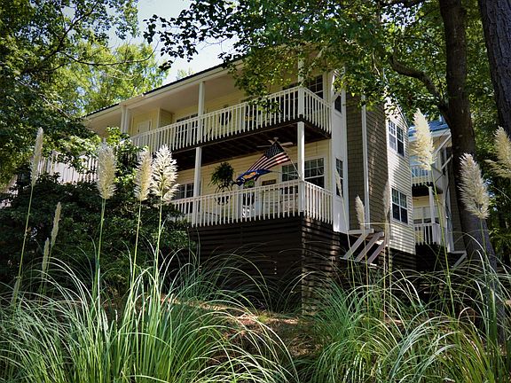 2nd image of 612 Hundred Harbor Pl