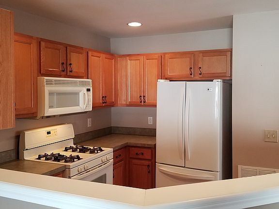 3rd image of 27 Mountainside Dr