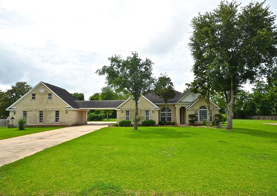 Sprawling one story home on 1 acre lot!