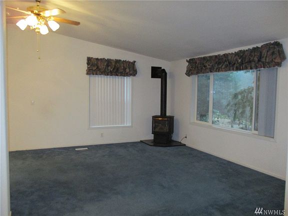 5th image of 140 NE Sundown Dr