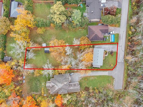 2nd image of 33 Mourning Dove Rd