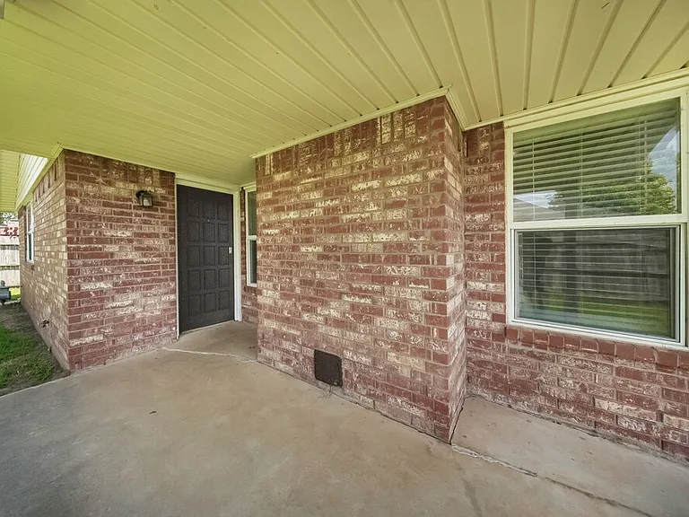12913 S Drexel Ave — Photo 15