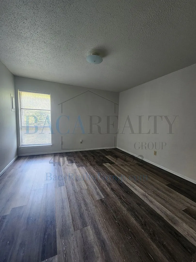 Spacious 2 bedroom 1 bath in Norman! — Photo 4