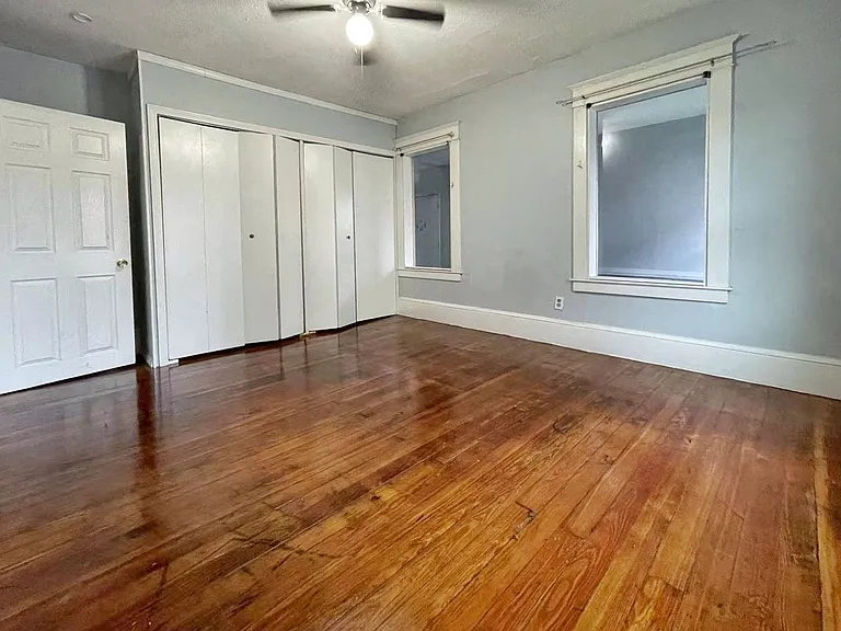 27 Loring St — Photo 2