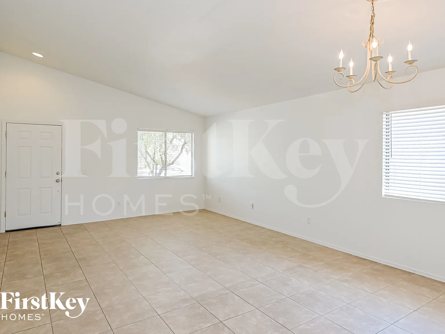 3 bed, 2.0 bath, 1511 sqft, $2,270 — Photo 2