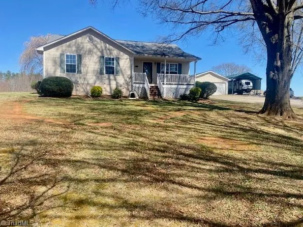 1136 Old Highway 60, Millers Creek, NC 28651