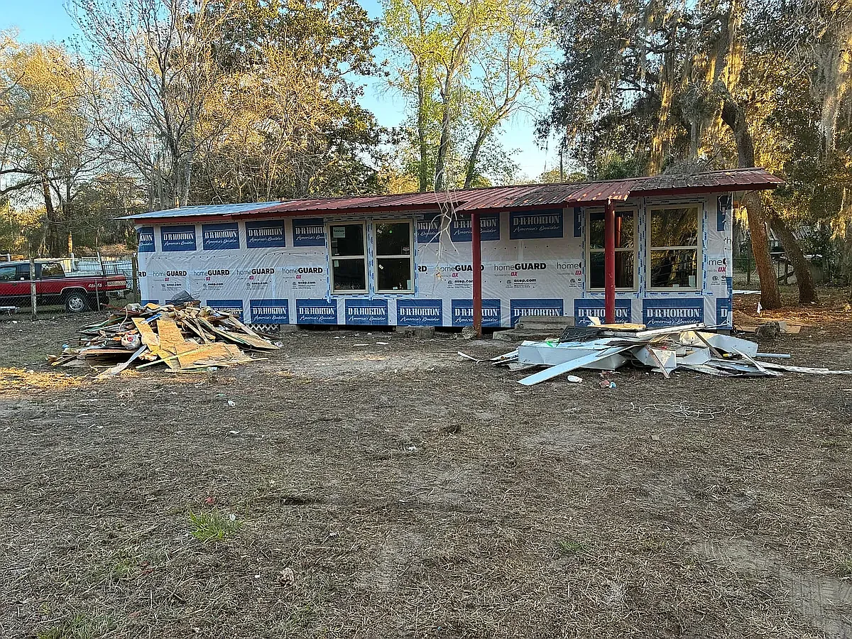 1 bed, 995 sqft, $350 — Photo 1