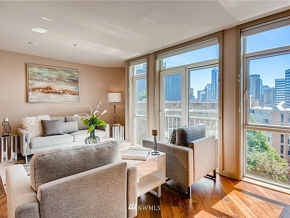 4th image of 103 Bellevue Ave E APT 409