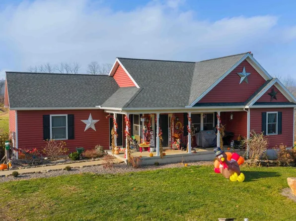 262 W Texter Mission Rd, Robesonia, PA 19551