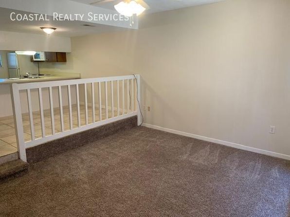 229 Carmel Dr Unit 2