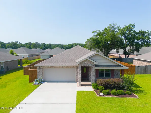 140 Rosie Dr, Long Beach, MS 39560