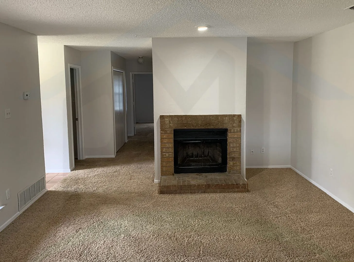 Coming Soon! Cozy 2 Bedroom 2 Bath In Mansfield — Photo 2