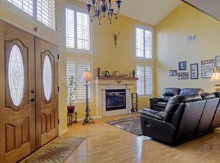 1421 Green Oak Rd, Vista, CA 92081