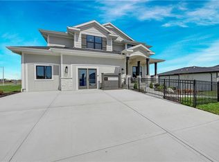15412 W 161st Ter, Olathe, KS 66062