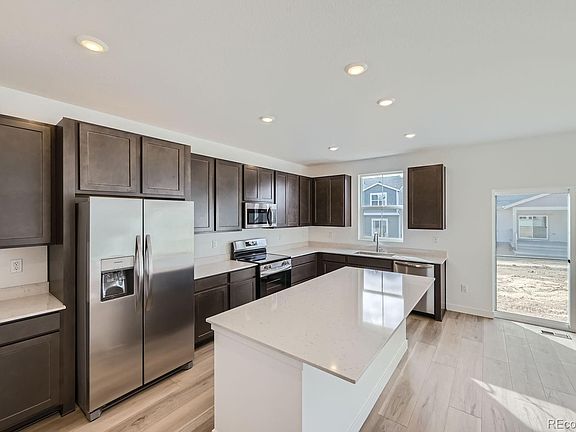 5th image of 5566 Wisteria Avenue