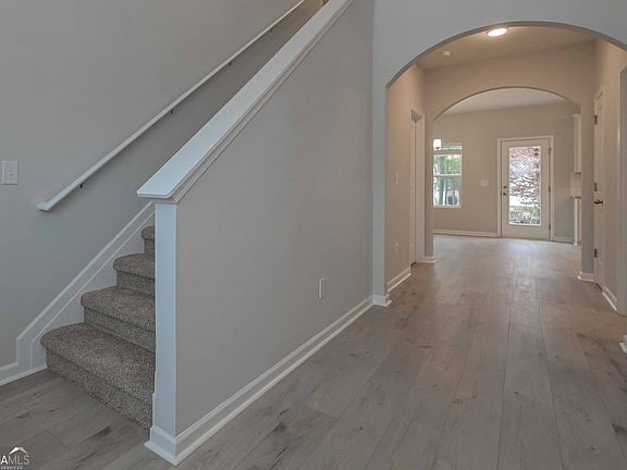 5th image of 489 Charleston Pl