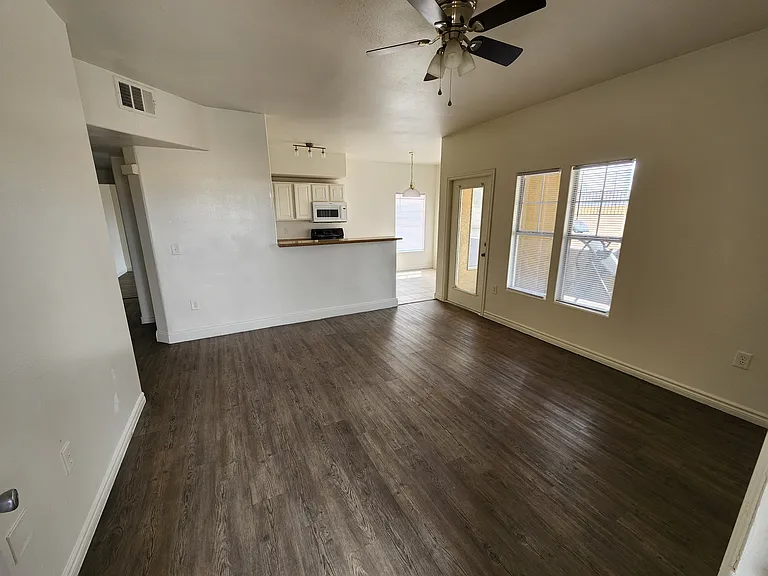 Sunrise Park Condominiums — Photo 63