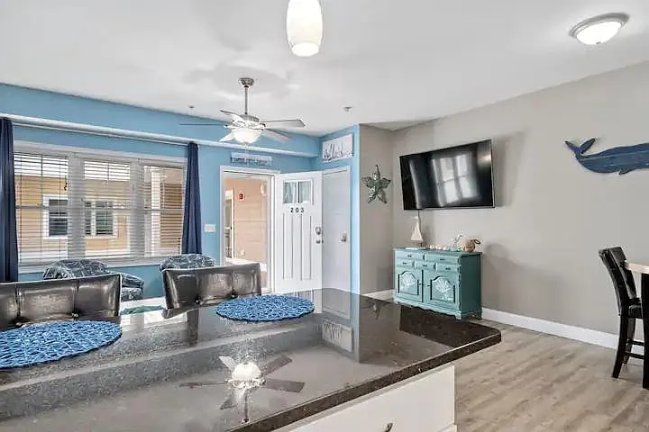 128 Ashworth Ave #203 — Photo 13