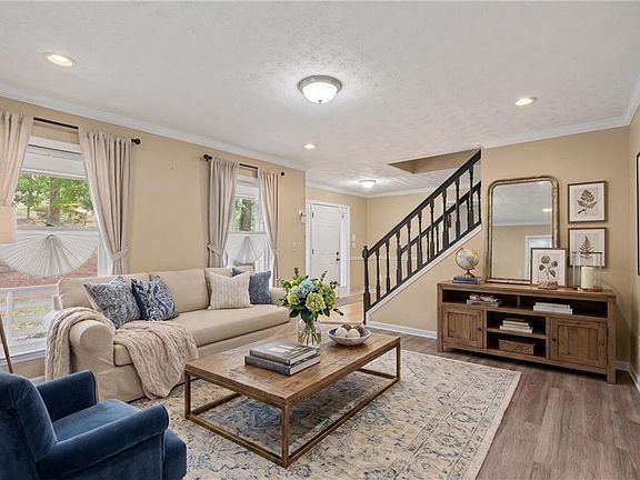 2nd image of 3191 Limrick Ln