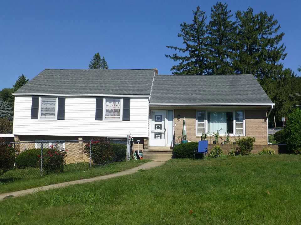 1st image of 200 W 39th St